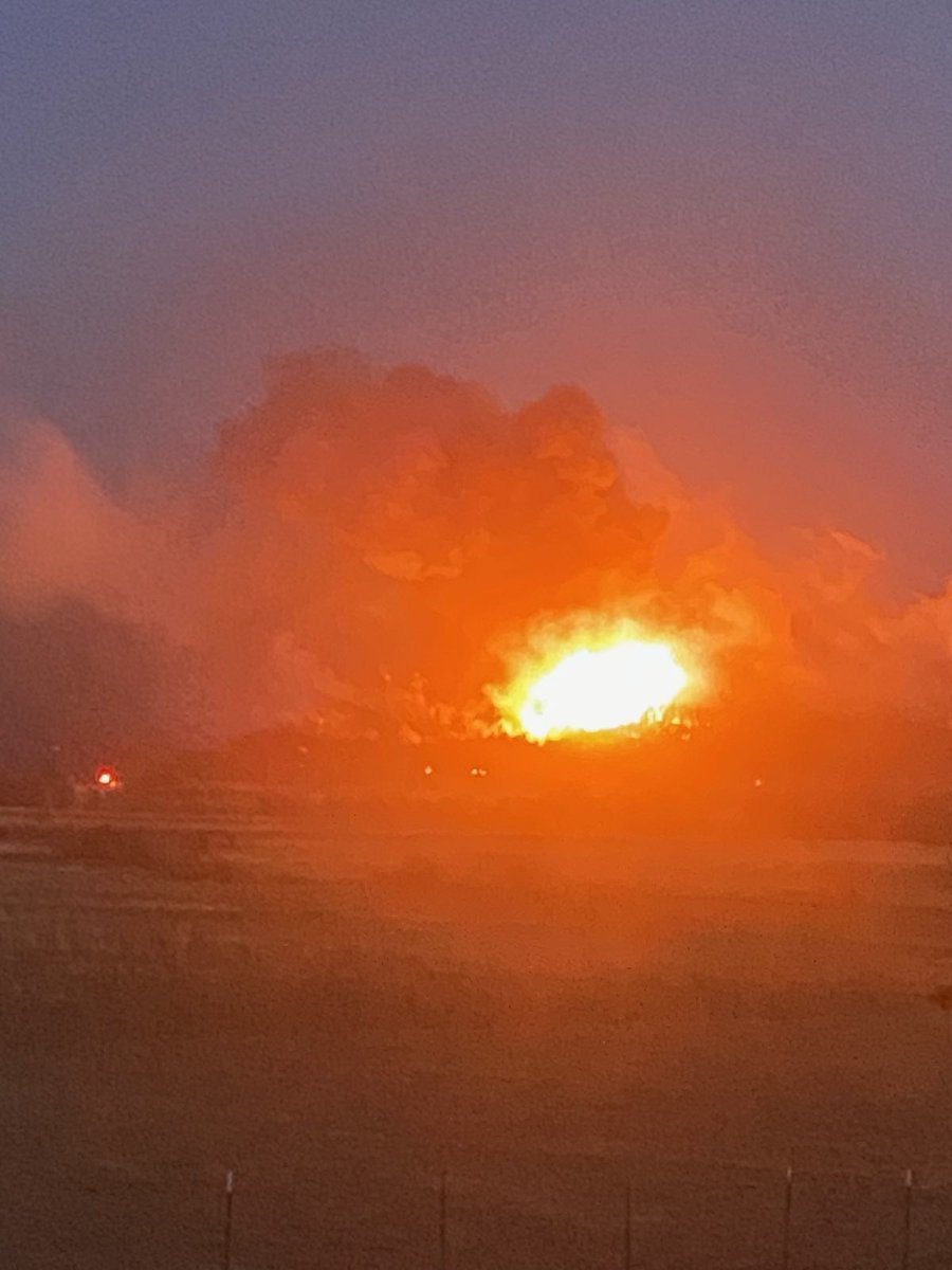 LE DEOUX NM (8:23 PM)— Rep. Montoya captured these images after delivering meals to community members with a brave team of Mora volunteers.  Winds are to the east, keeping Mora out of the immediate path.  Critical & erratic winds remain