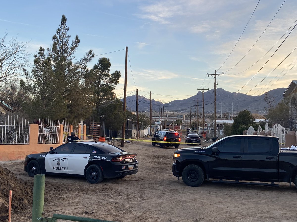 Sunland Park police have been on the scene since past midnight. 1 person was injured from the shooting. Calle Carrosel and Diaz have been taped off.